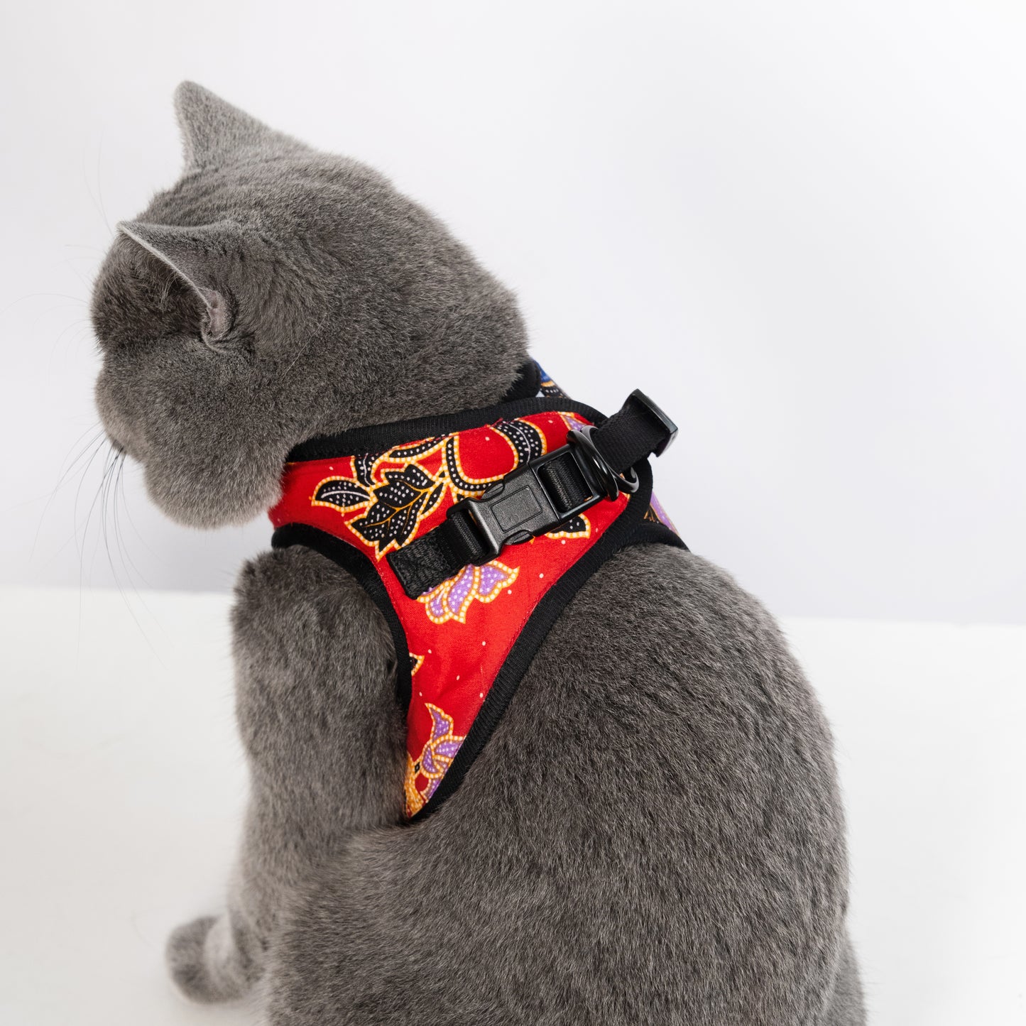 Step-In Harness in Seri Anggun Red Batik