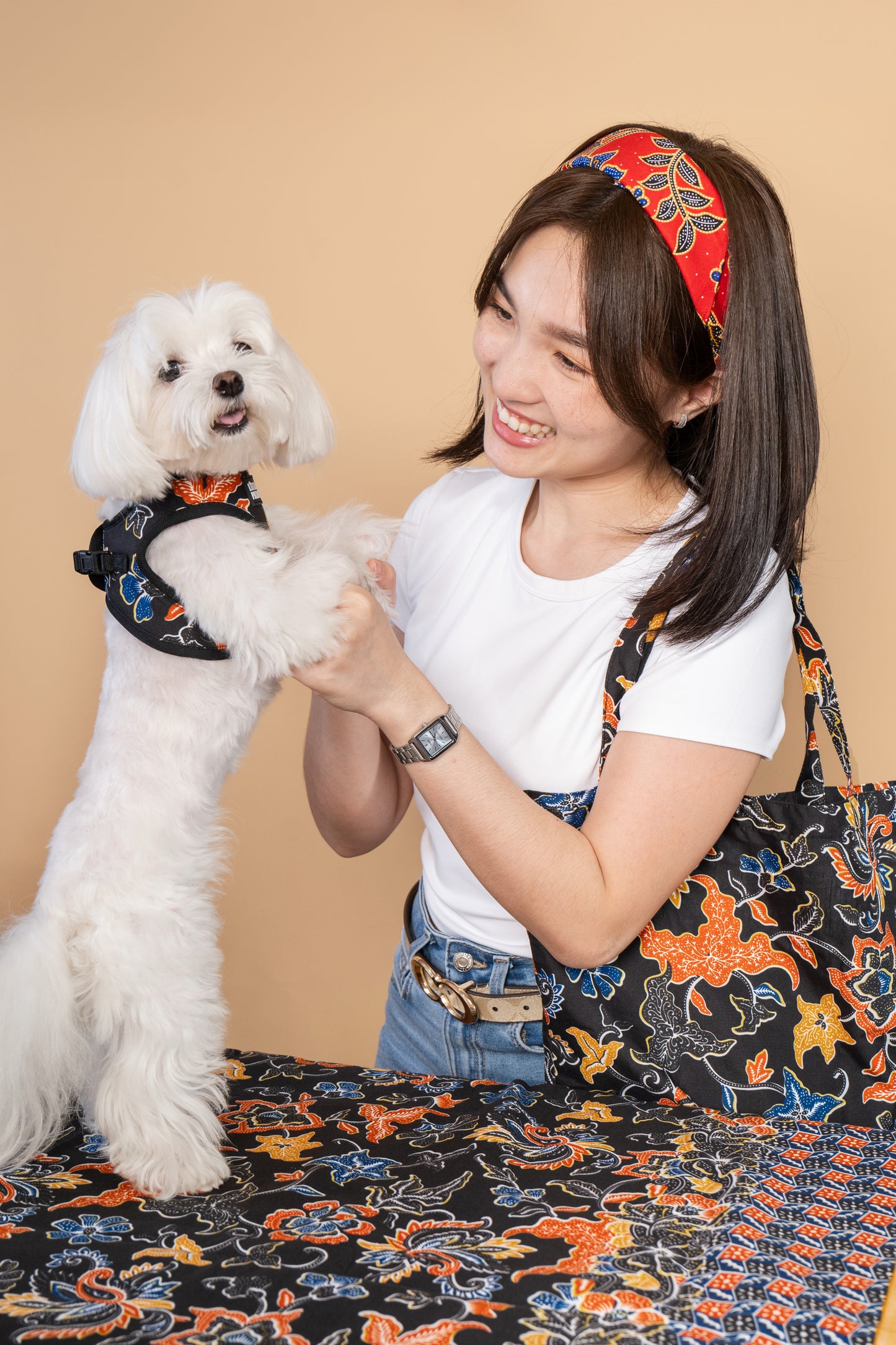 Step-In Harness in Seri Senja Black Batik