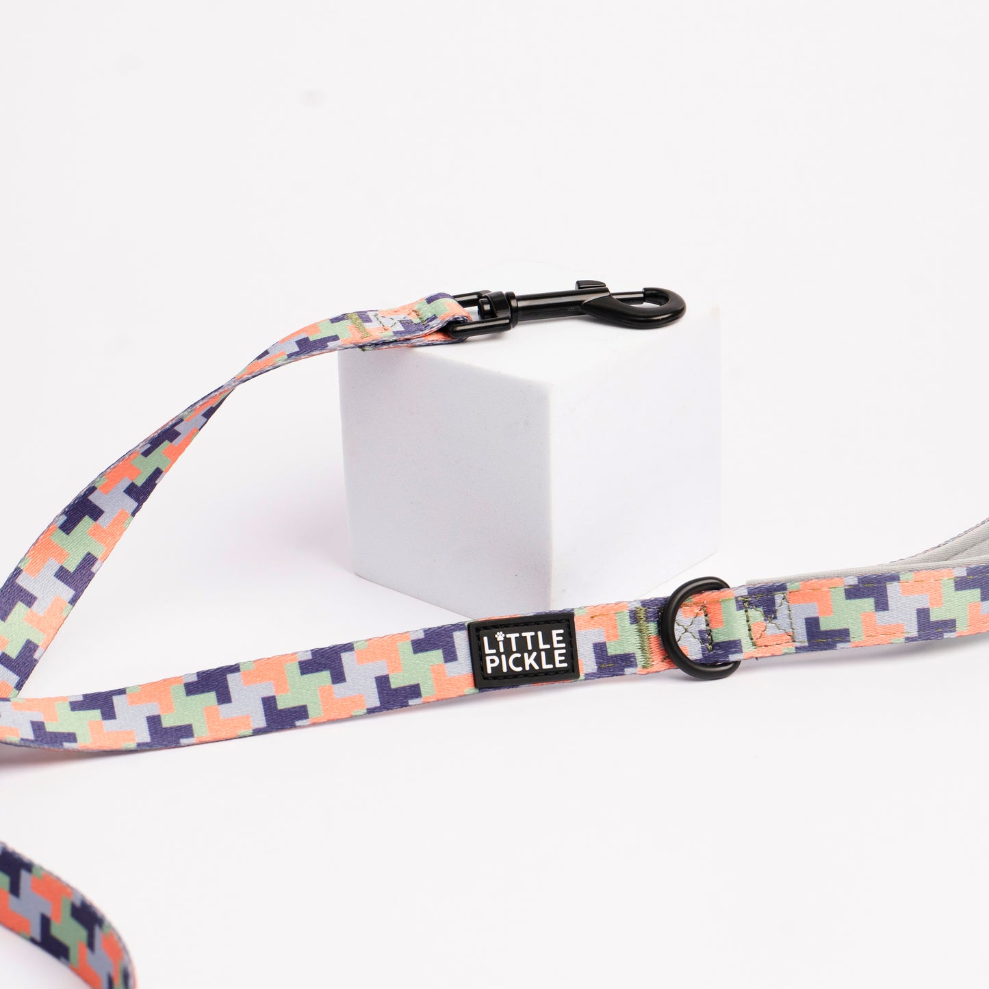 Classic Comfort Leash in Puzzler Design - Little Pickle