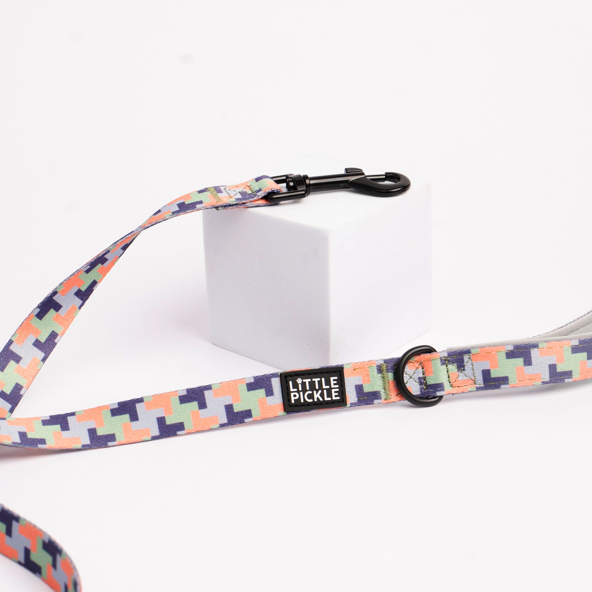 Classic Comfort Leash in Puzzler Design - Little Pickle