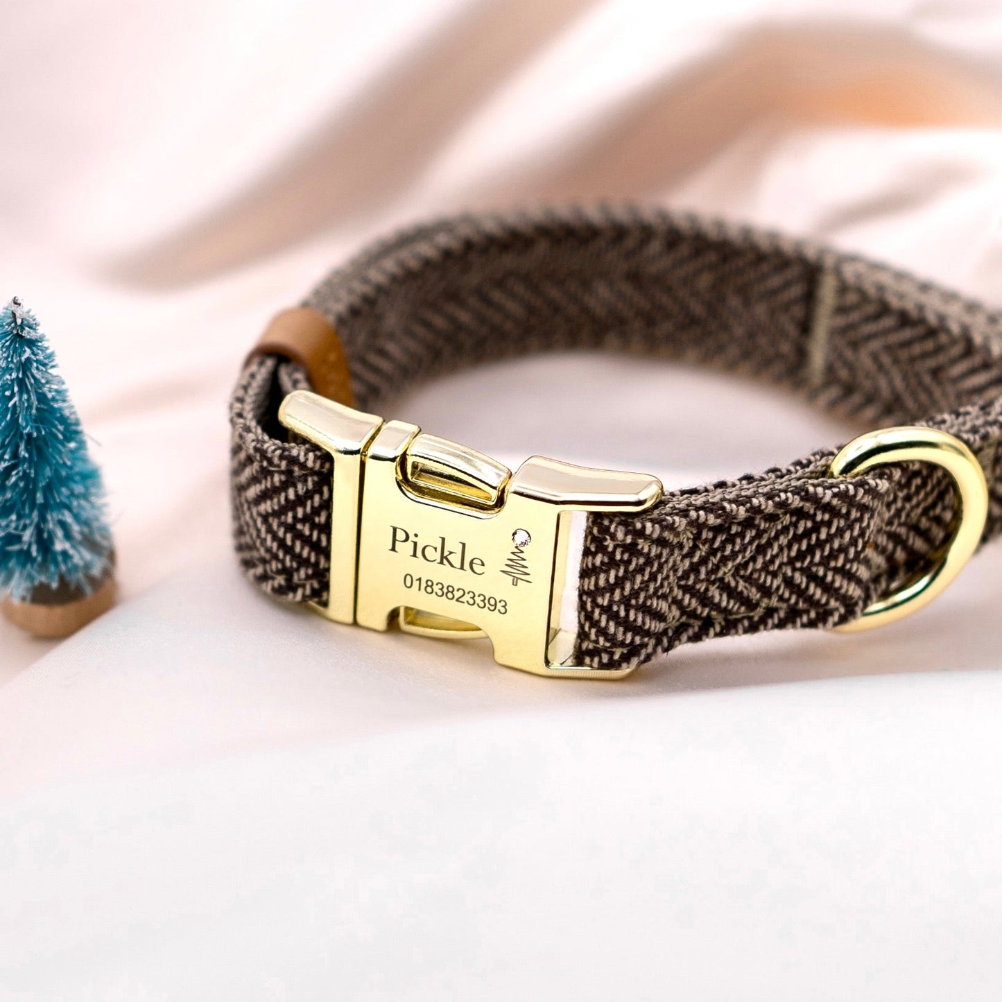 Brown tweed collar with christmas tree crystal bead